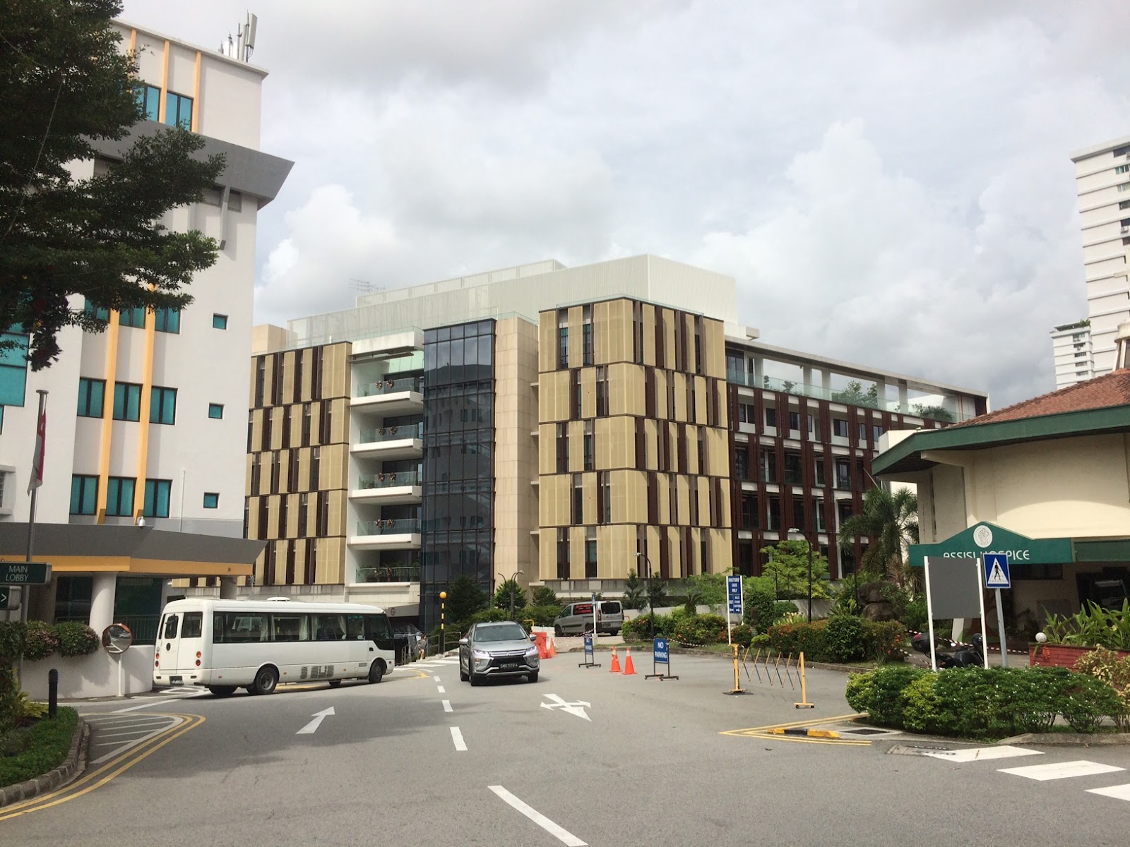 Gbr. 3 Masuk ke Mount Alvernia Hospital Singapore